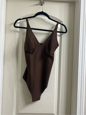 SKIMS Sleek V-Neck Brown Bodysuit - Women's Intimates